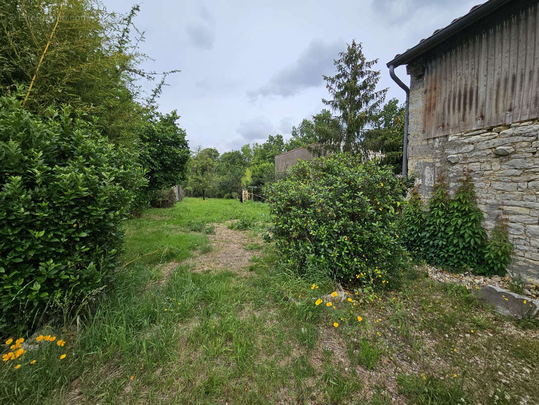 Maison à LE VANNEAU-IRLEAU