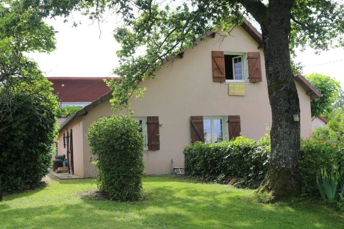 Maison à TOULON-SUR-ARROUX