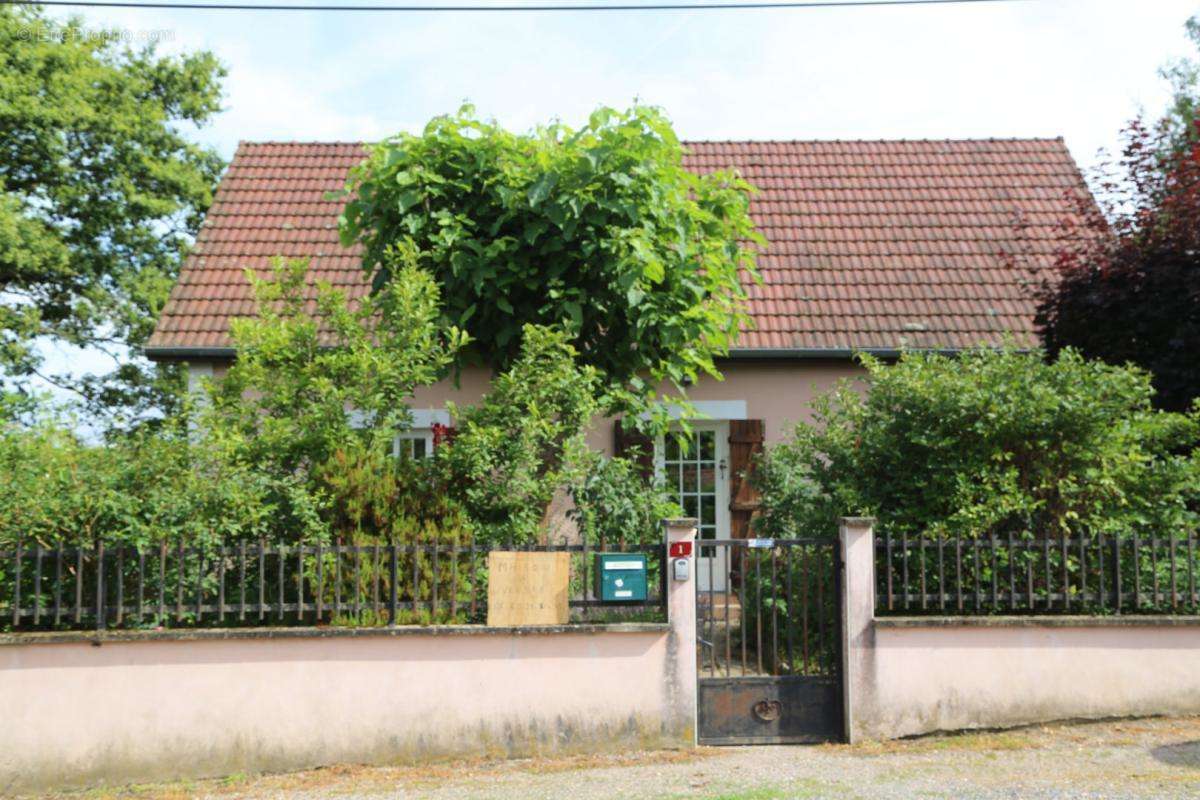 Maison à TOULON-SUR-ARROUX