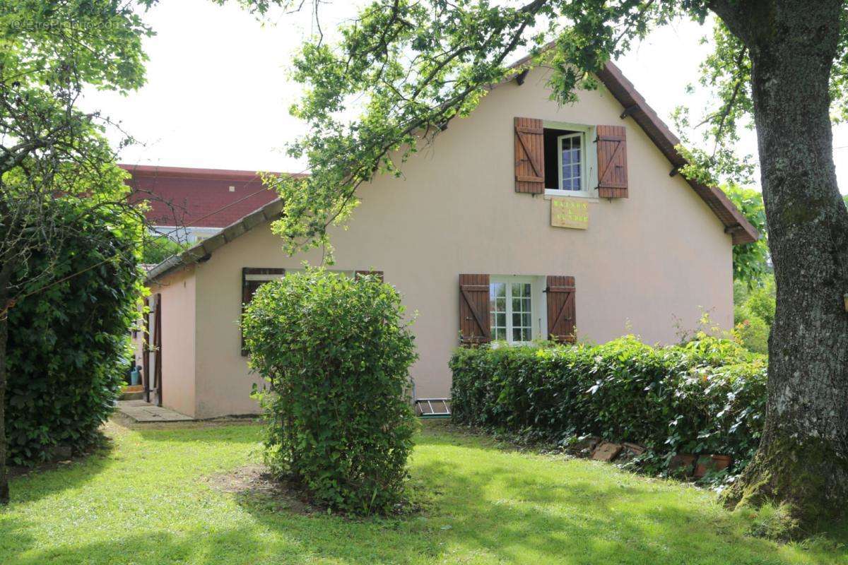 Maison à TOULON-SUR-ARROUX