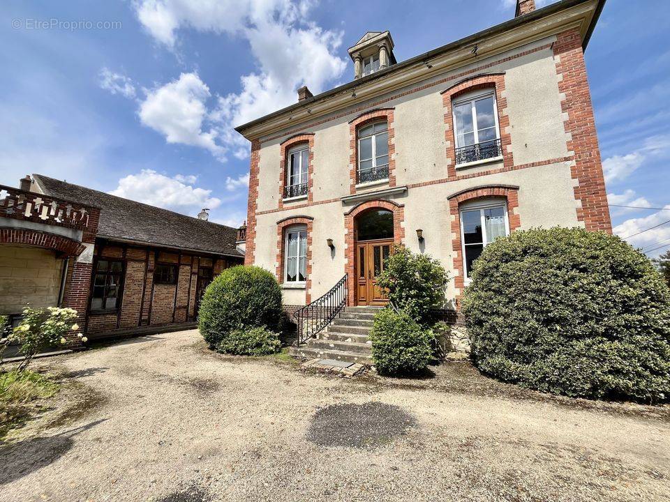 Maison à PONT-SUR-YONNE