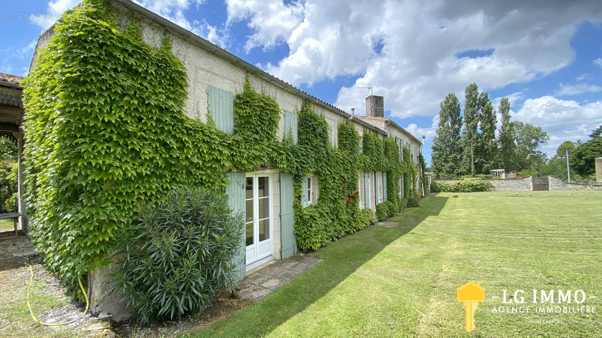 Maison à MORTAGNE-SUR-GIRONDE