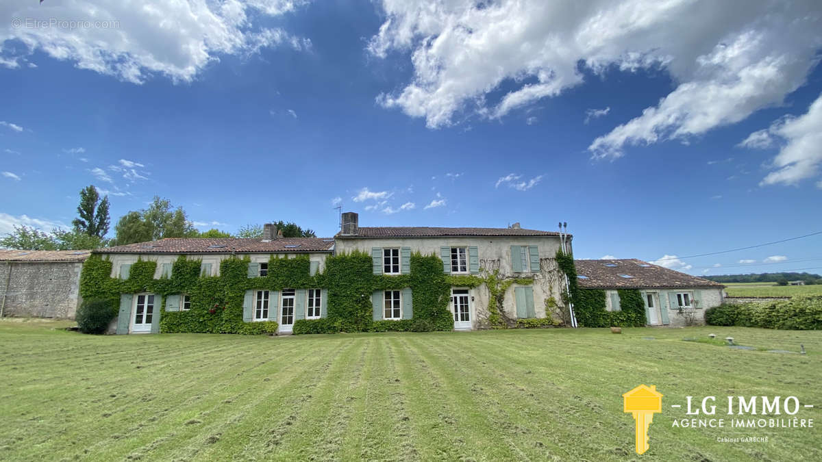 Maison à MORTAGNE-SUR-GIRONDE