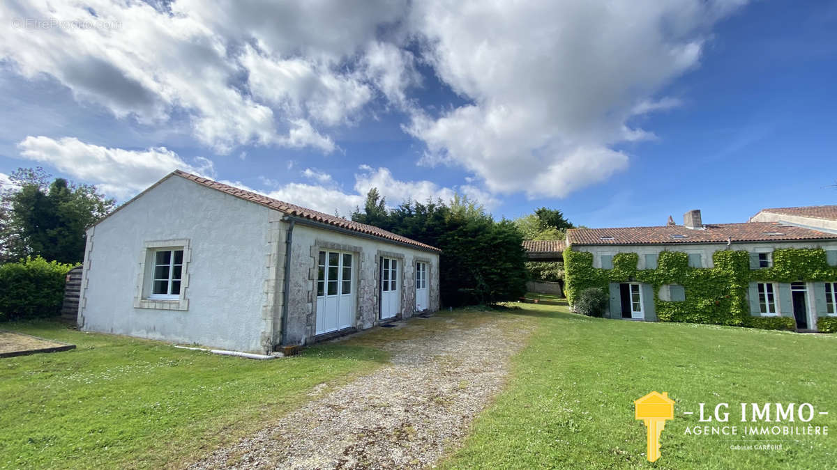 Maison à MORTAGNE-SUR-GIRONDE