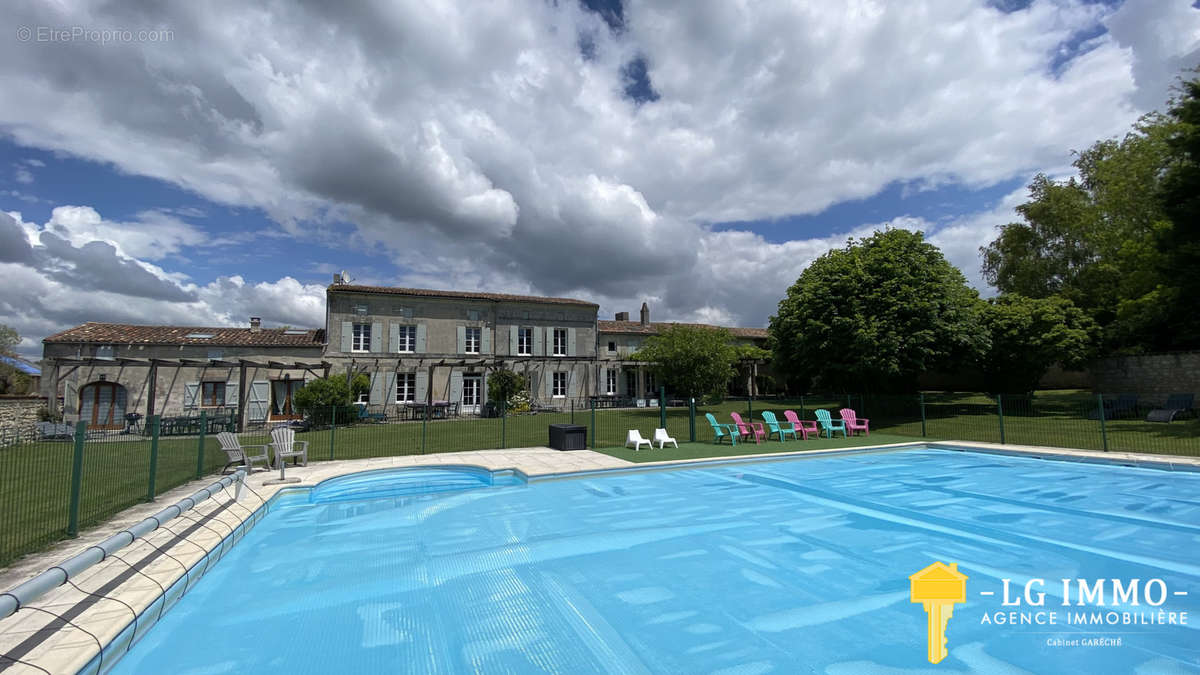 Maison à MORTAGNE-SUR-GIRONDE