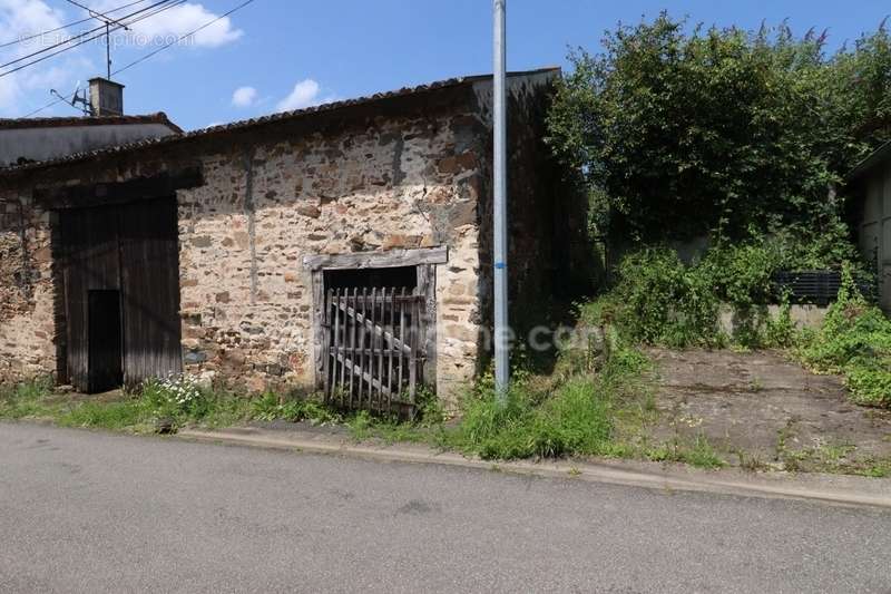 Maison à PEYRAT-DE-BELLAC