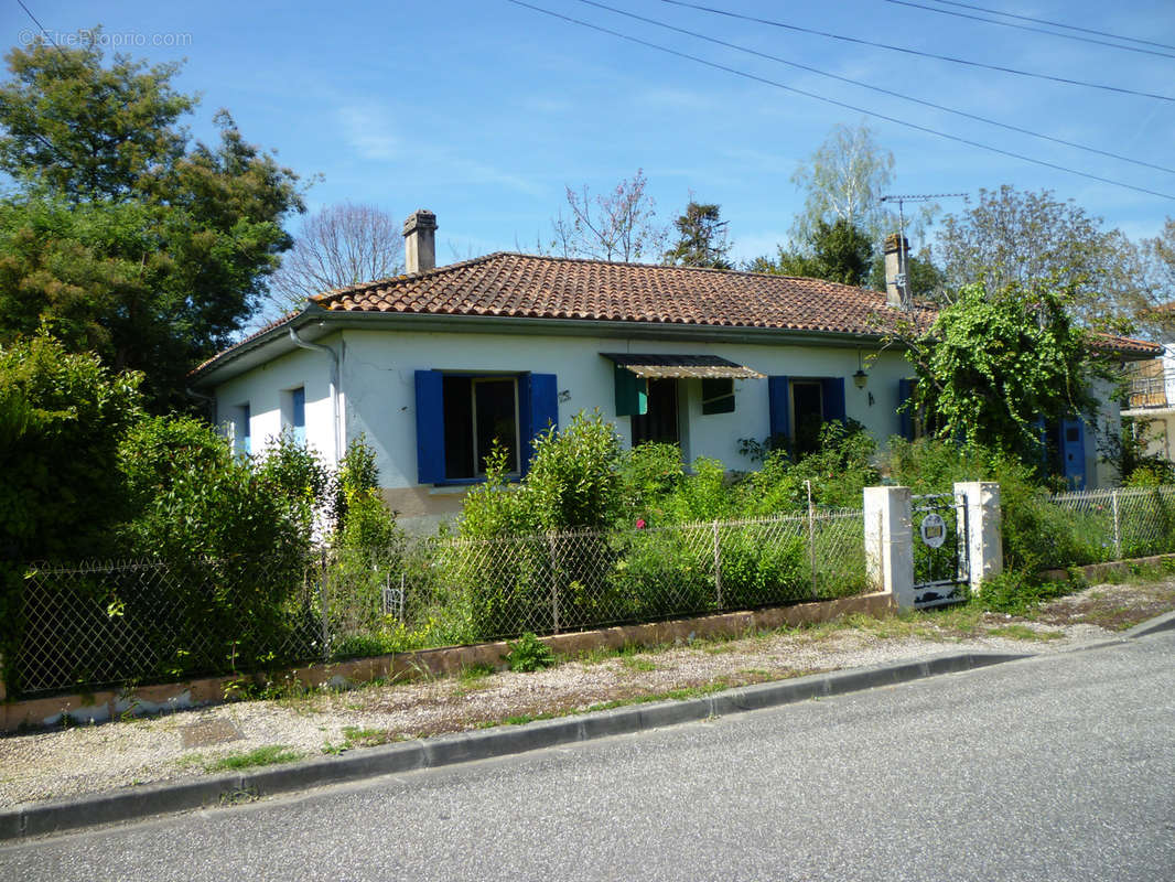 Maison à PUJOLS