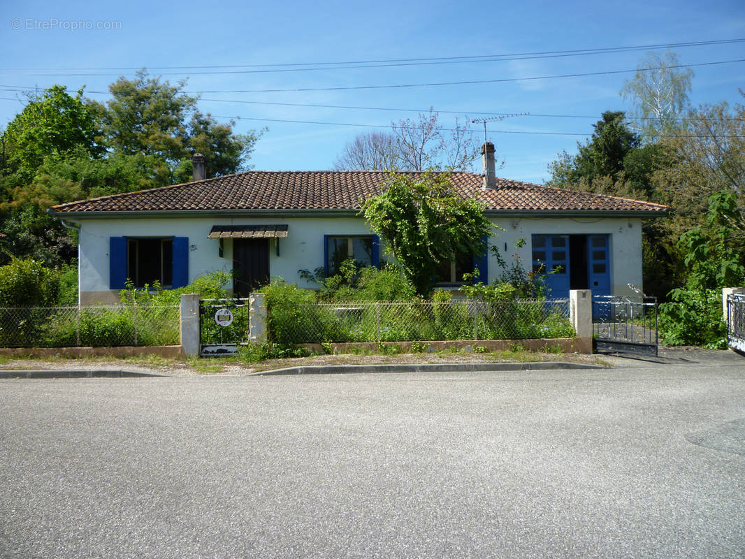 Maison à PUJOLS