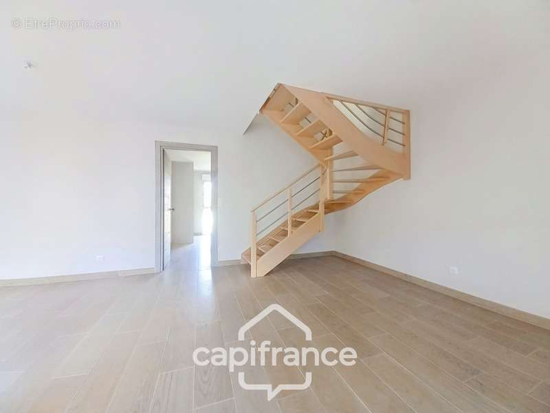 Appartement à SAINT-EPAIN