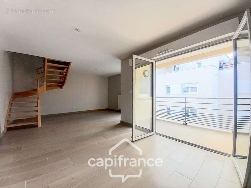 Appartement à SAINT-EPAIN