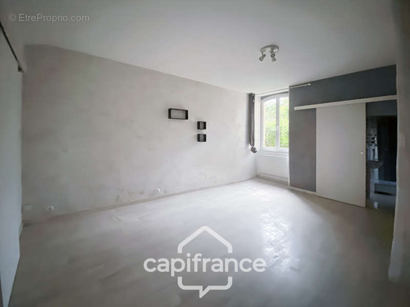 Appartement à COUSANCE