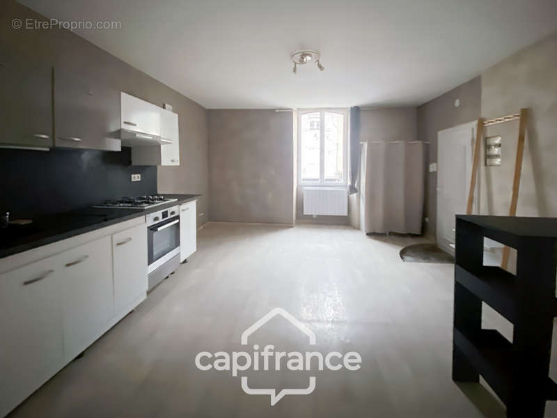 Appartement à COUSANCE