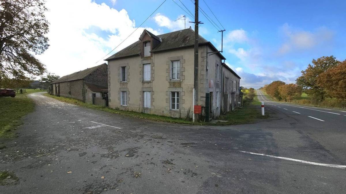 Maison à JAVRON-LES-CHAPELLES