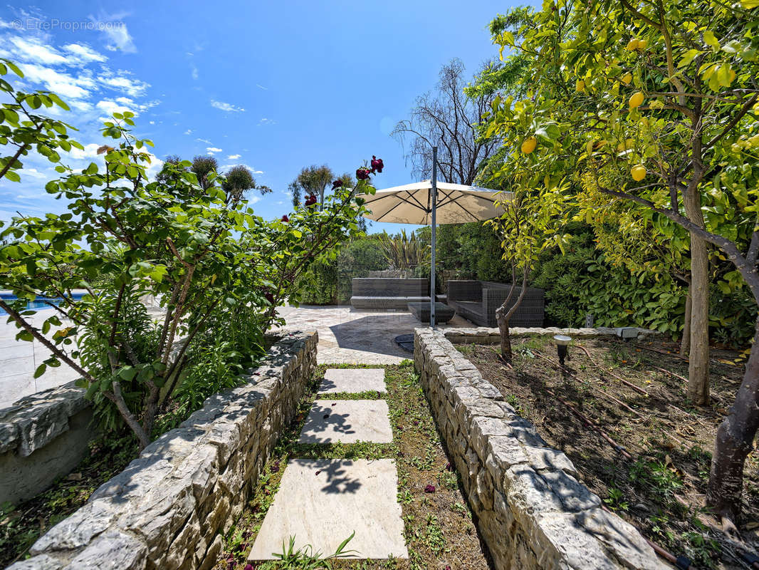 Maison à VILLENEUVE-LOUBET