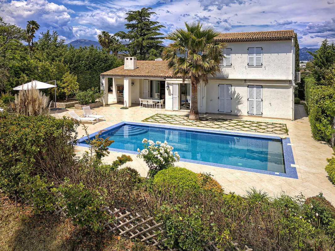 Maison à VILLENEUVE-LOUBET