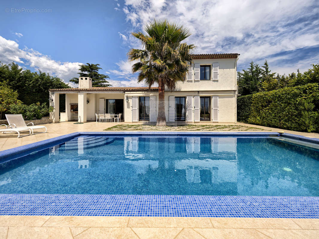 Maison à VILLENEUVE-LOUBET