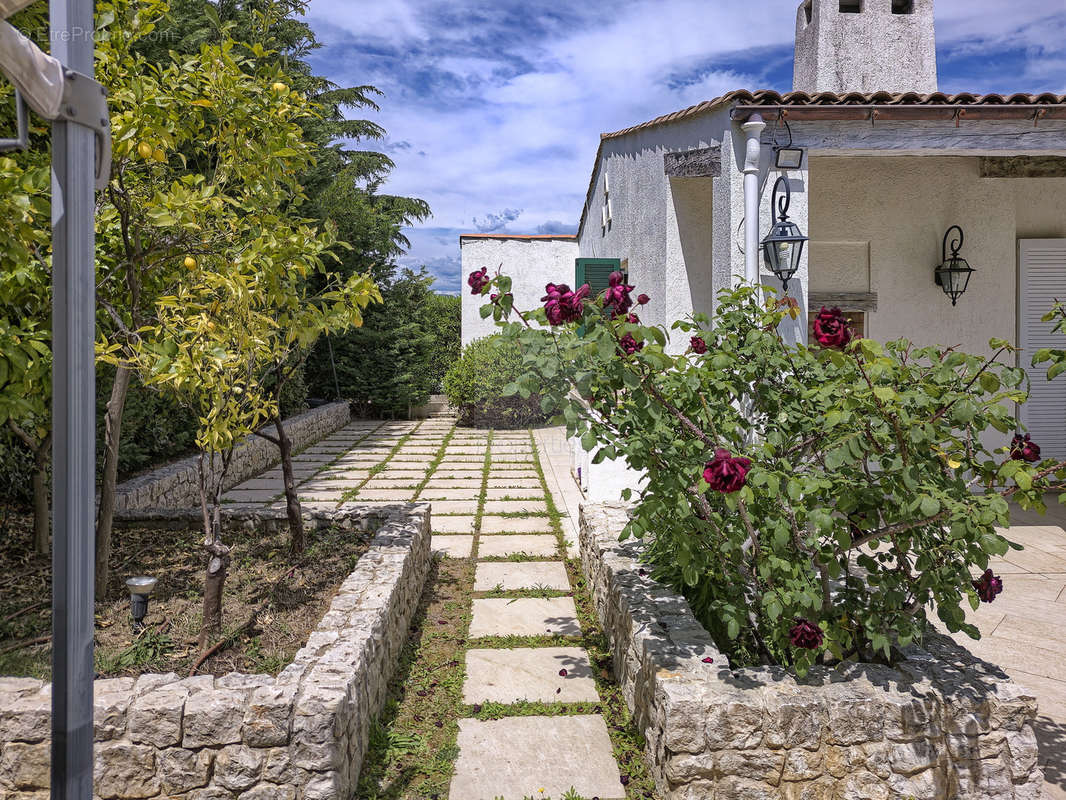 Maison à VILLENEUVE-LOUBET