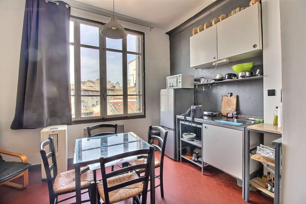 Appartement à MARSEILLE-1E