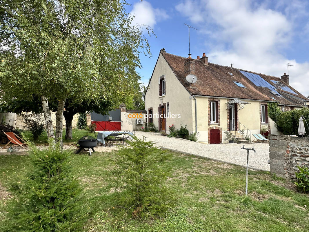 Maison à SAINT-JULIEN-DU-SAULT