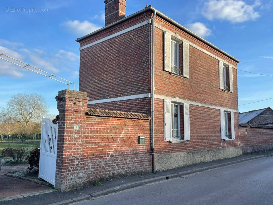 Maison à MILLY-SUR-THERAIN