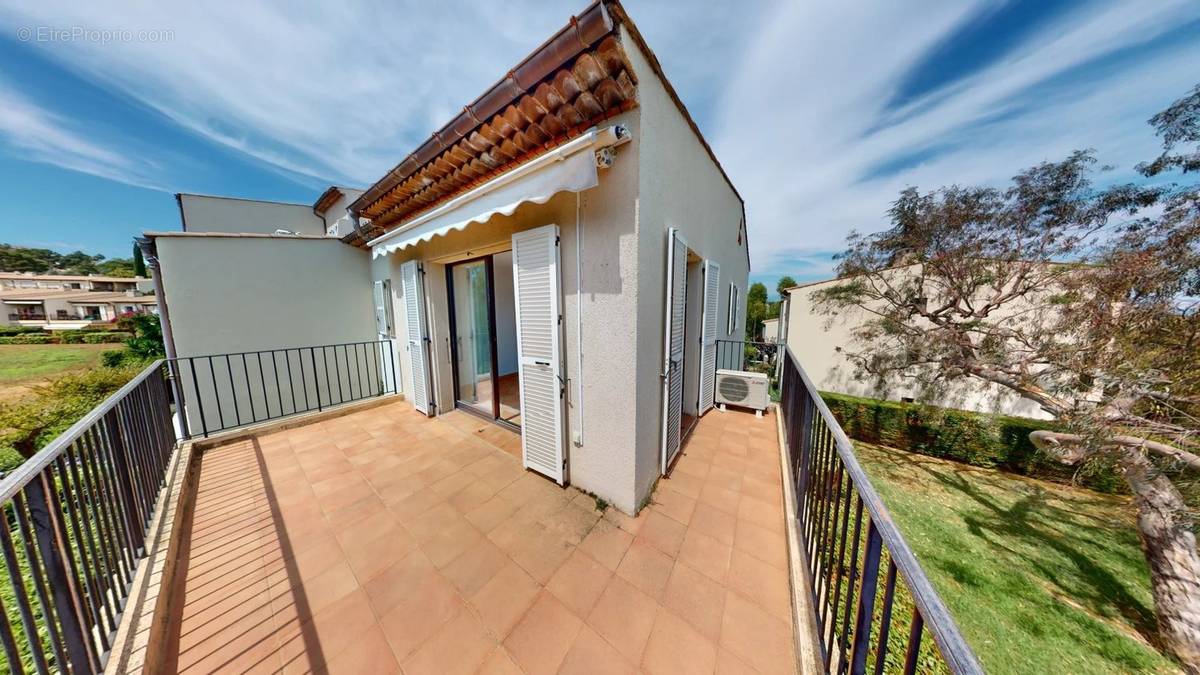 Appartement à VILLENEUVE-LOUBET