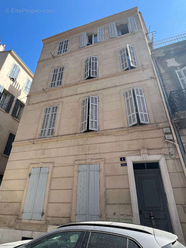 Appartement à MARSEILLE-4E