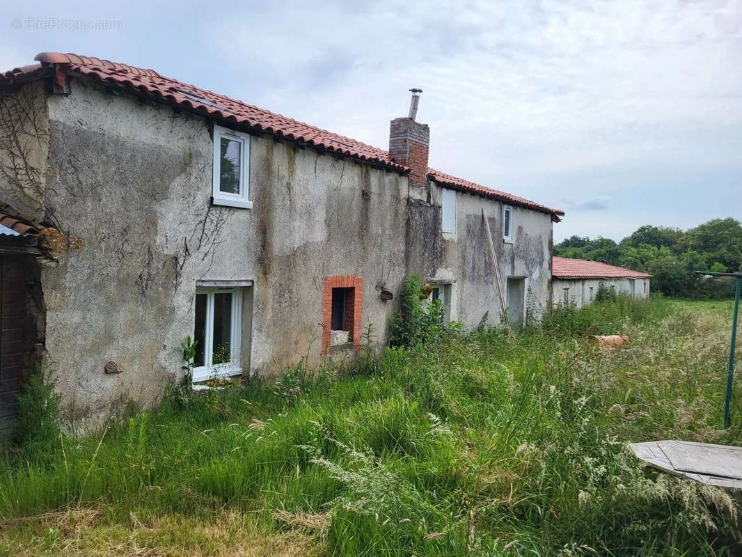 Maison à AVAILLES-LIMOUZINE