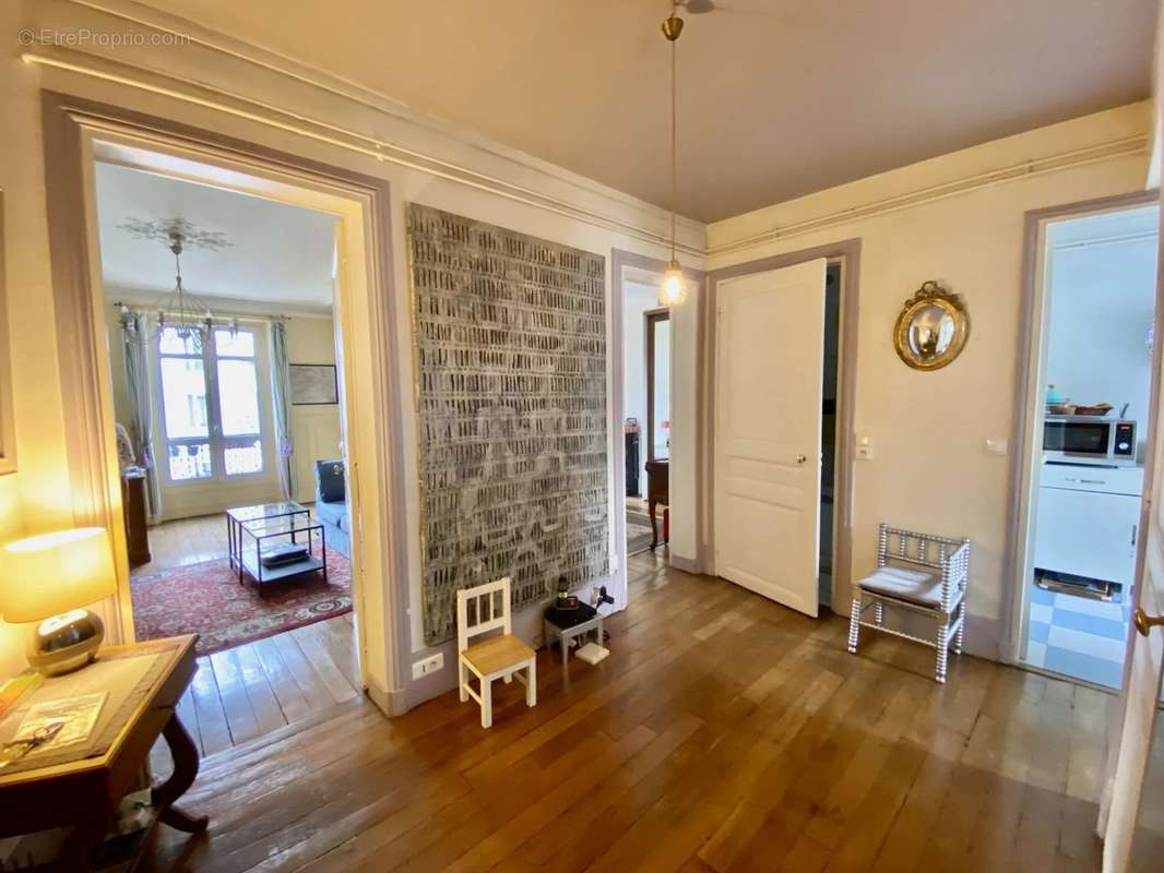 Appartement à PARIS-10E