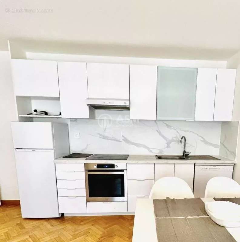 Appartement à COURBEVOIE