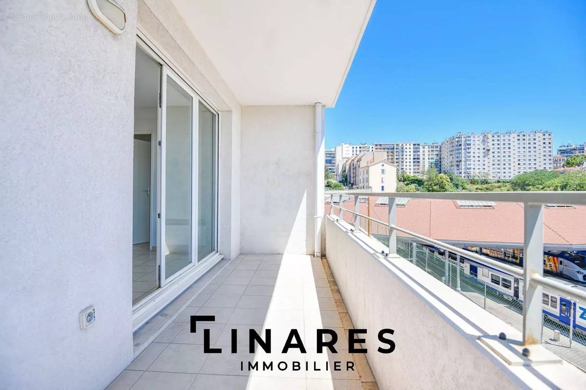 Appartement à MARSEILLE-4E