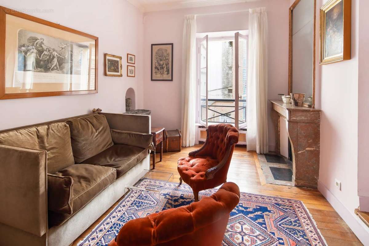 Appartement à PARIS-7E