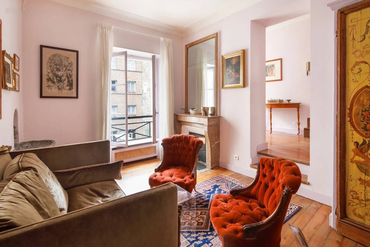 Appartement à PARIS-7E