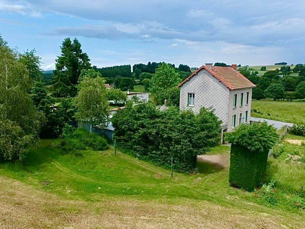 Maison à SAINT-GERVAIS-D&#039;AUVERGNE