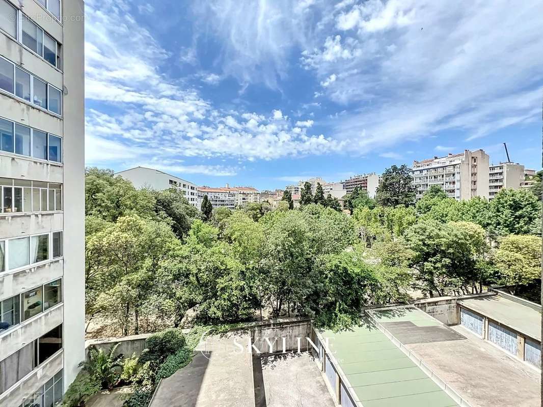 Appartement à MARSEILLE-5E