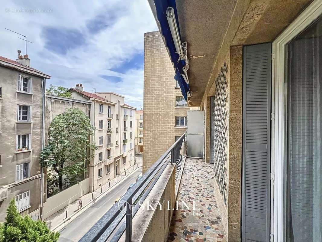 Appartement à MARSEILLE-5E