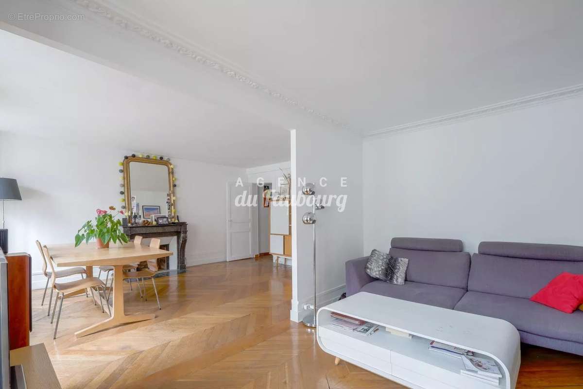 Appartement à PARIS-10E