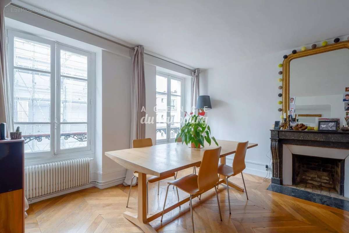 Appartement à PARIS-10E