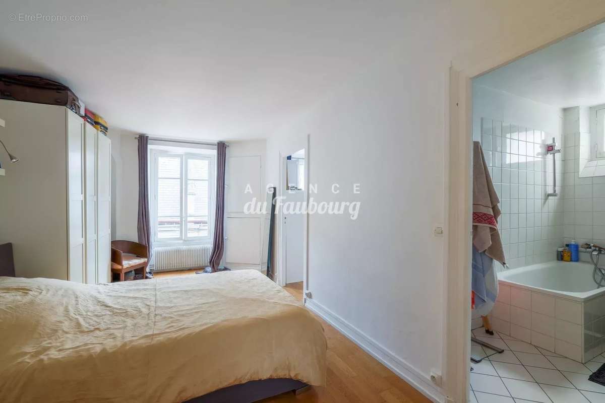 Appartement à PARIS-10E