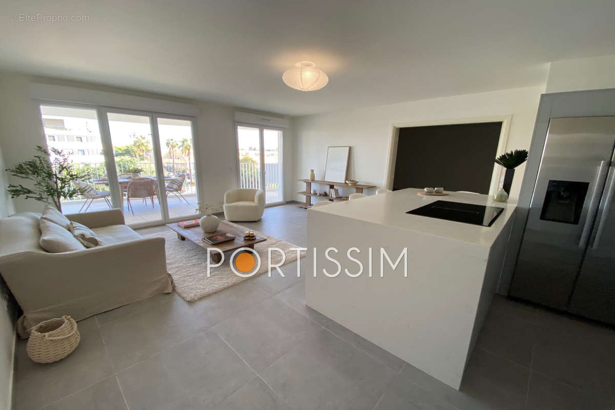 Appartement à VILLENEUVE-LOUBET