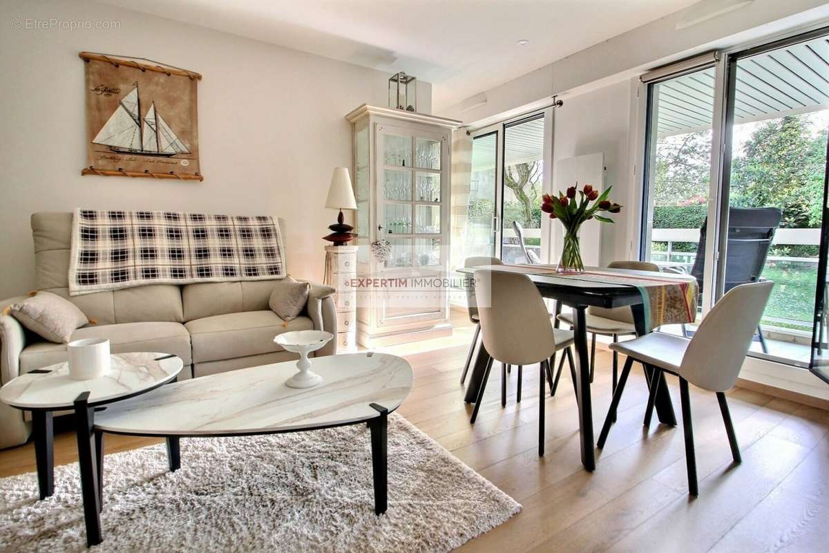 Appartement à VERSAILLES