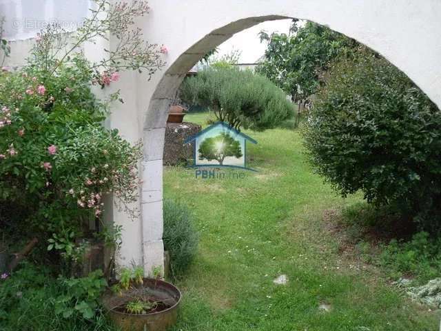 Maison à LE COUDRAY-MACOUARD