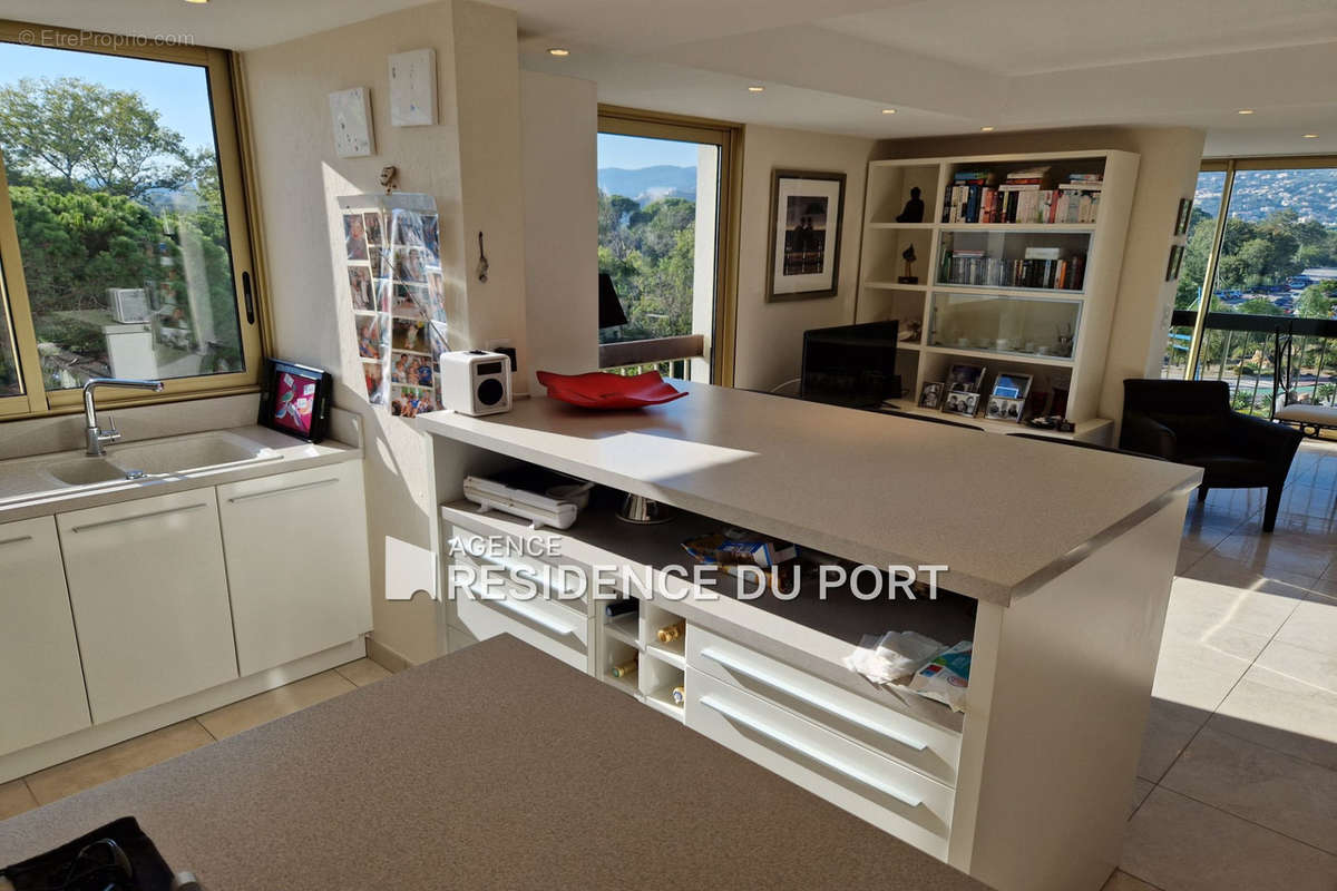 Appartement à MANDELIEU-LA-NAPOULE