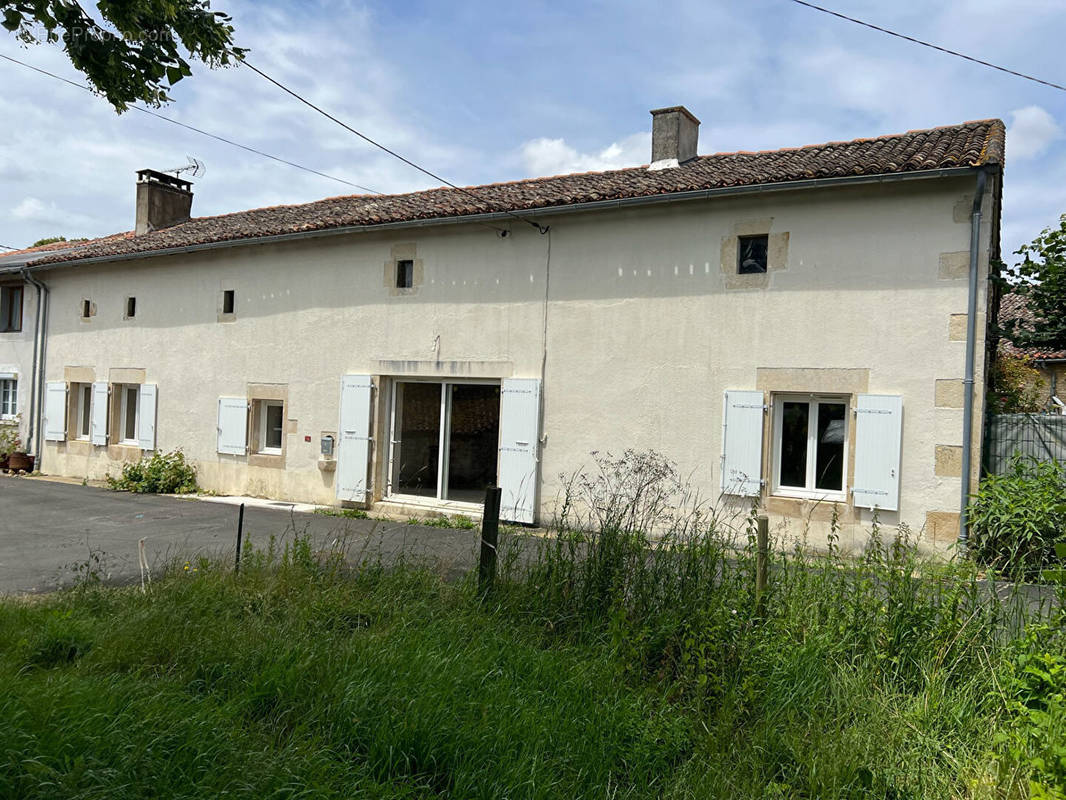 Maison à CHAMPNIERS