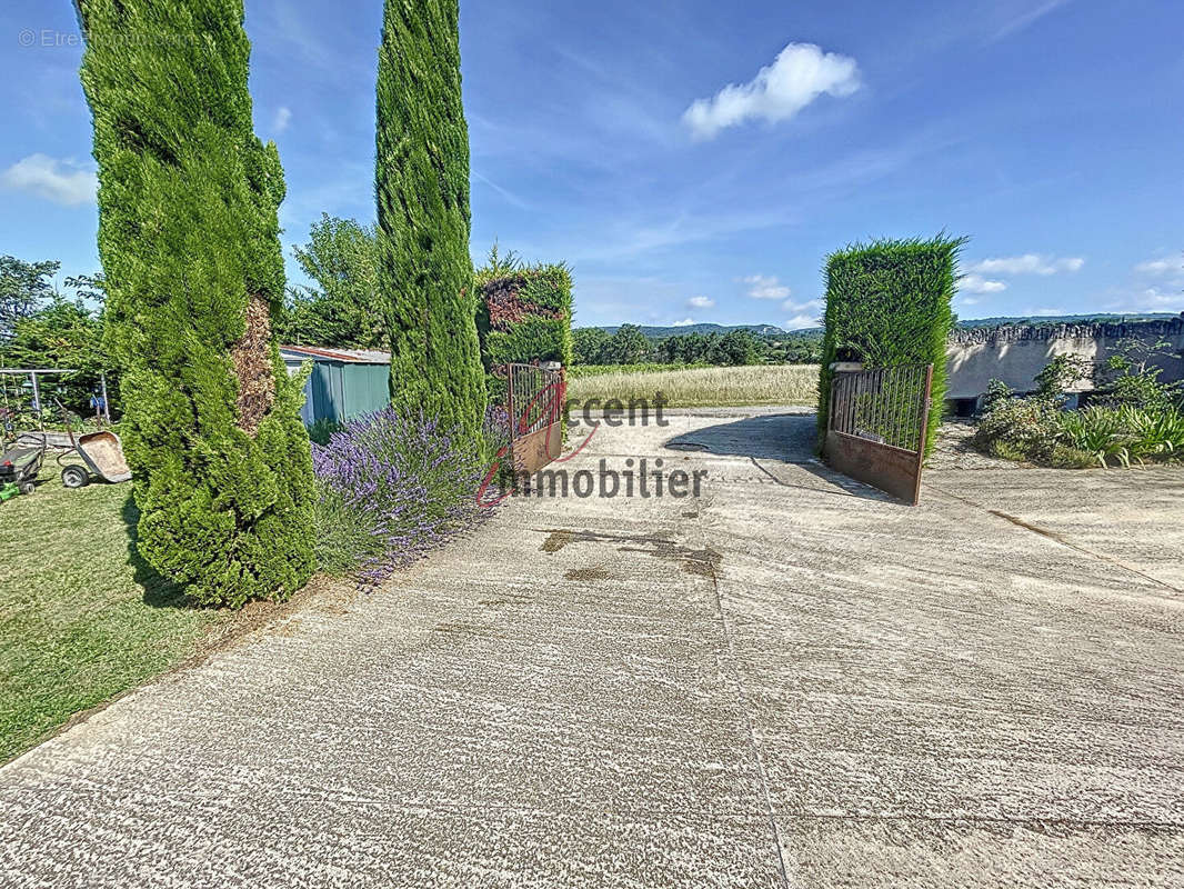 Maison à GORDES