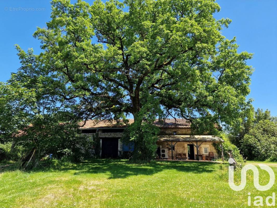 Photo 1 - Maison à SAINT-MARTIAL-DE-VALETTE