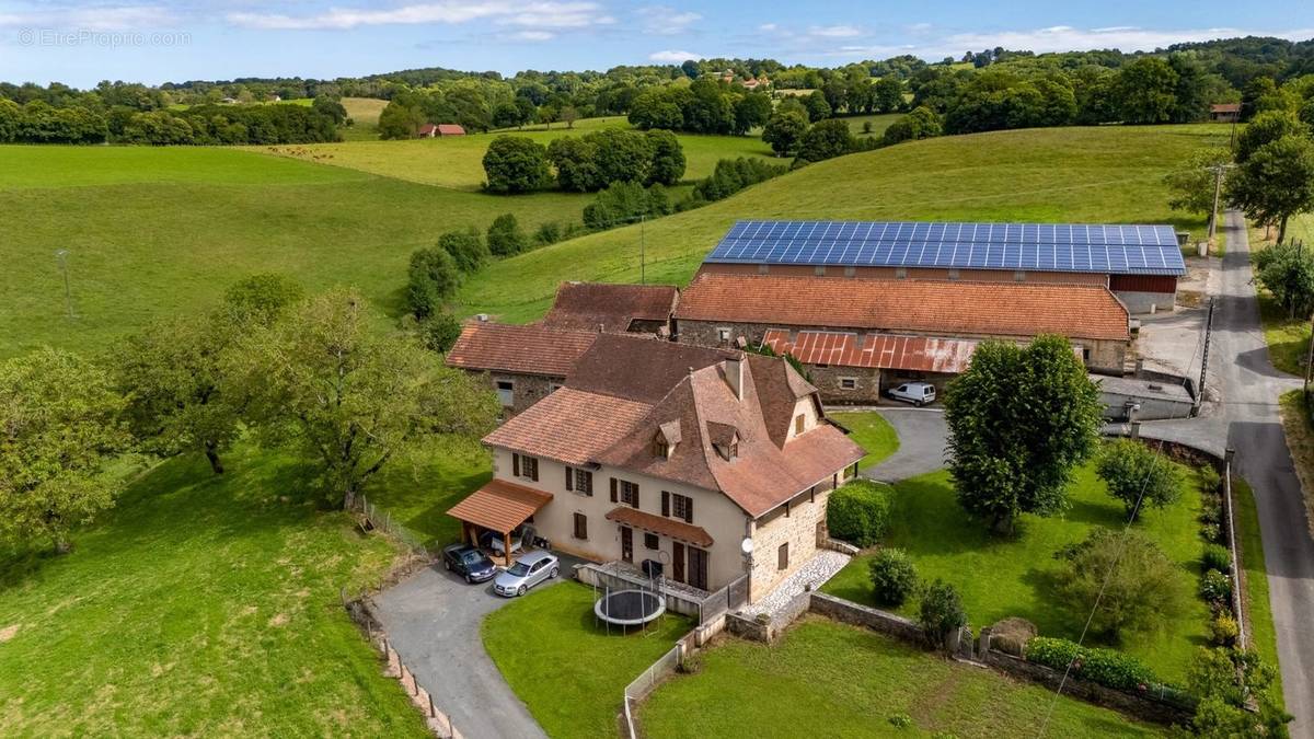 Maison à LACAPELLE-MARIVAL