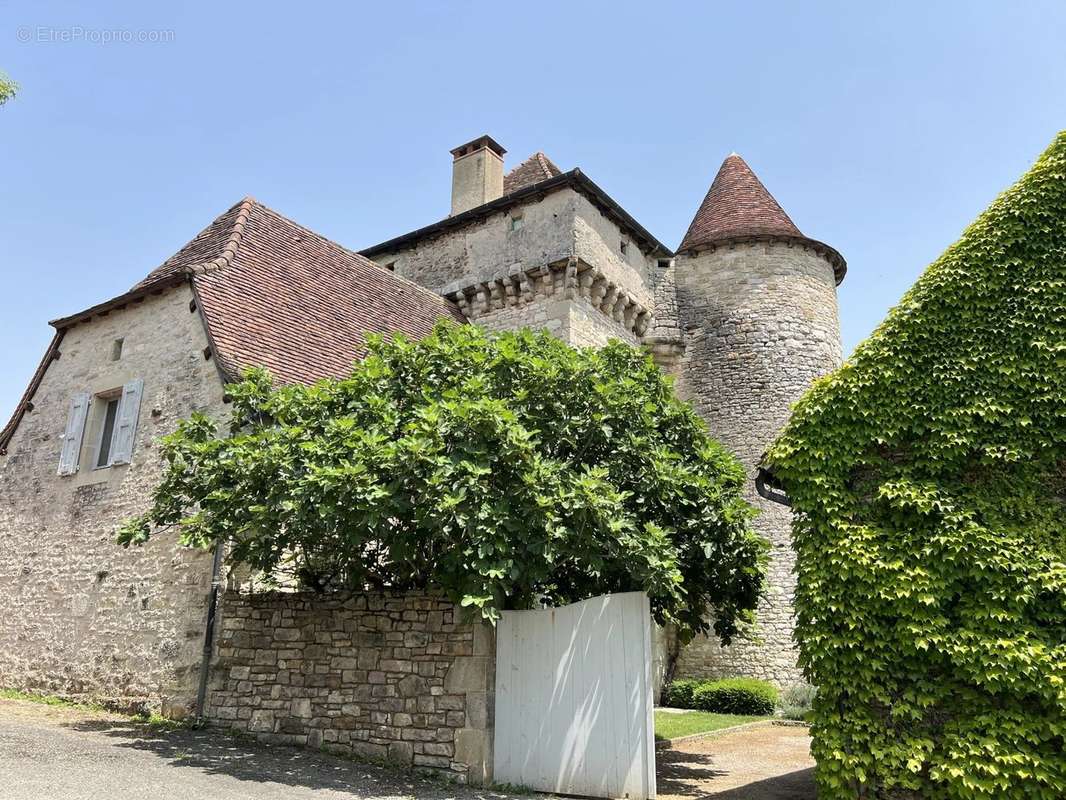 Maison à AMBEYRAC