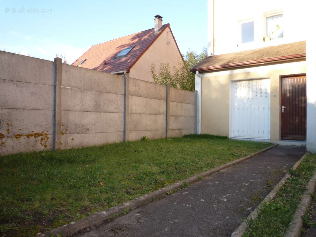 Appartement à ETRECHY