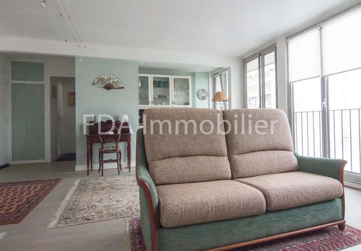 Appartement à PARIS-12E