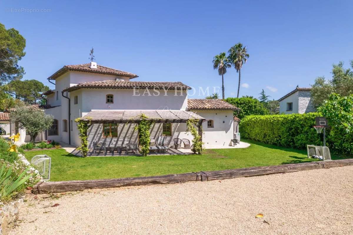 Maison à MOUGINS